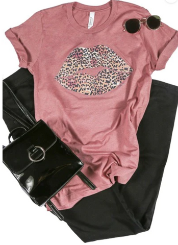 Leopard Lips Graphic Tee in Mauve