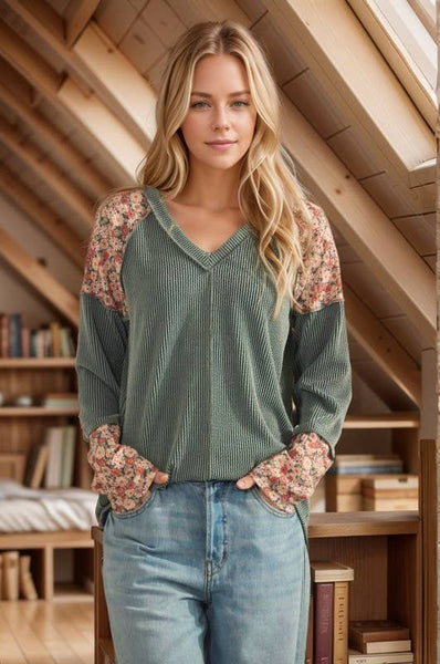 V Neck Ribbed Floral Contrast Top in Olive