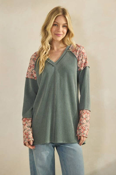 V Neck Ribbed Floral Contrast Top in Olive