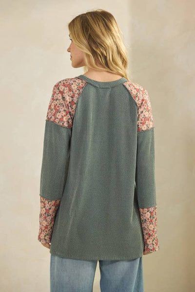 V Neck Ribbed Floral Contrast Top in Olive