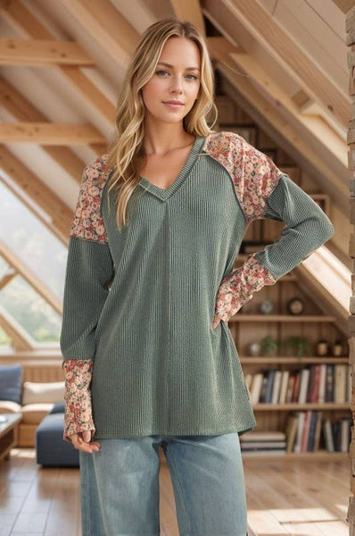 V Neck Ribbed Floral Contrast Top in Olive
