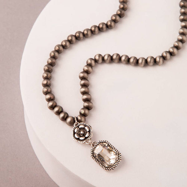 Western Floral Jeweled Pearl Beaded Necklace