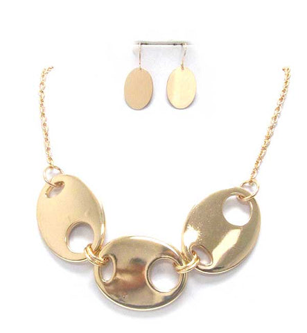 Oval Link Necklace Set in Gold